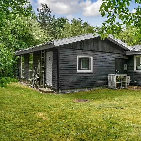 Nice Home In Blavand With Sauna ブラーバンド