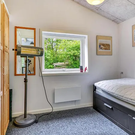 Nice Home In Blavand With Sauna * ブラーバンド